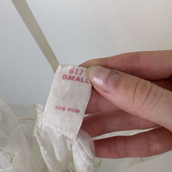 American Vintage Made in Hollywood CA 100% Nylon Lace Slip‎ Dress Size Small - Picture 4 of 9